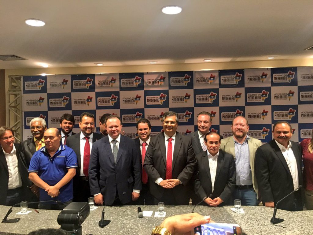 Astro de Ogum, com governador Flávio Dino, prefeito Edivaldo Holanda Junior e autoridades, no lançamento do Mais Asfalto para região metropolitana de São Luís.