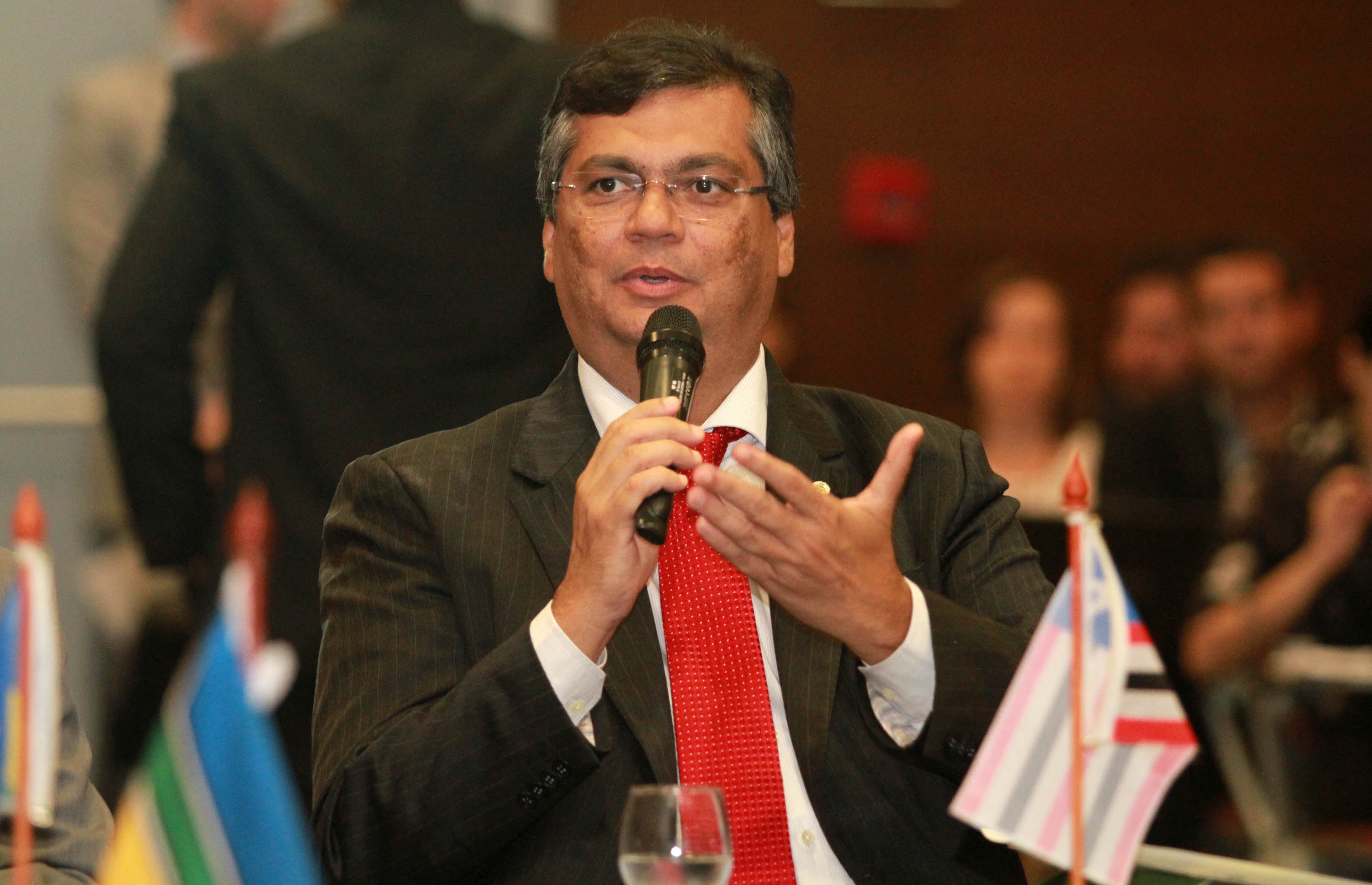 Foto-1-Flávio-Dino-defende-nova-política-econômica-em-encontro-com-governadores-da-Amazônia-Legal